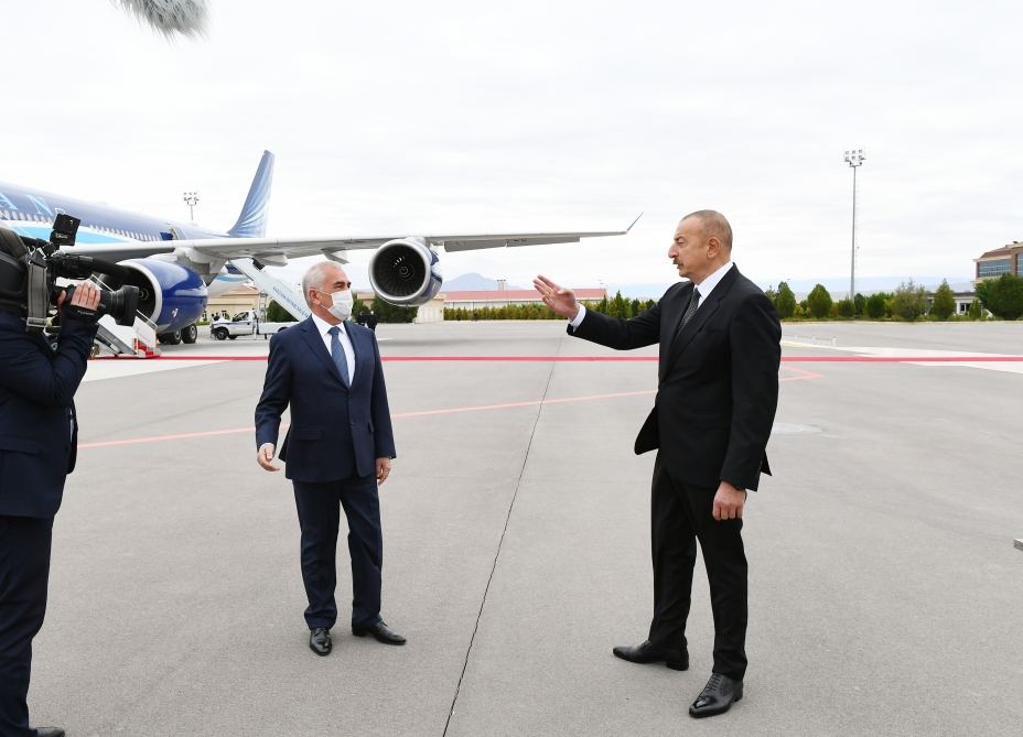President Aliyev attends presentation of new runway at Nakhchivan International Airport (PHOTO)