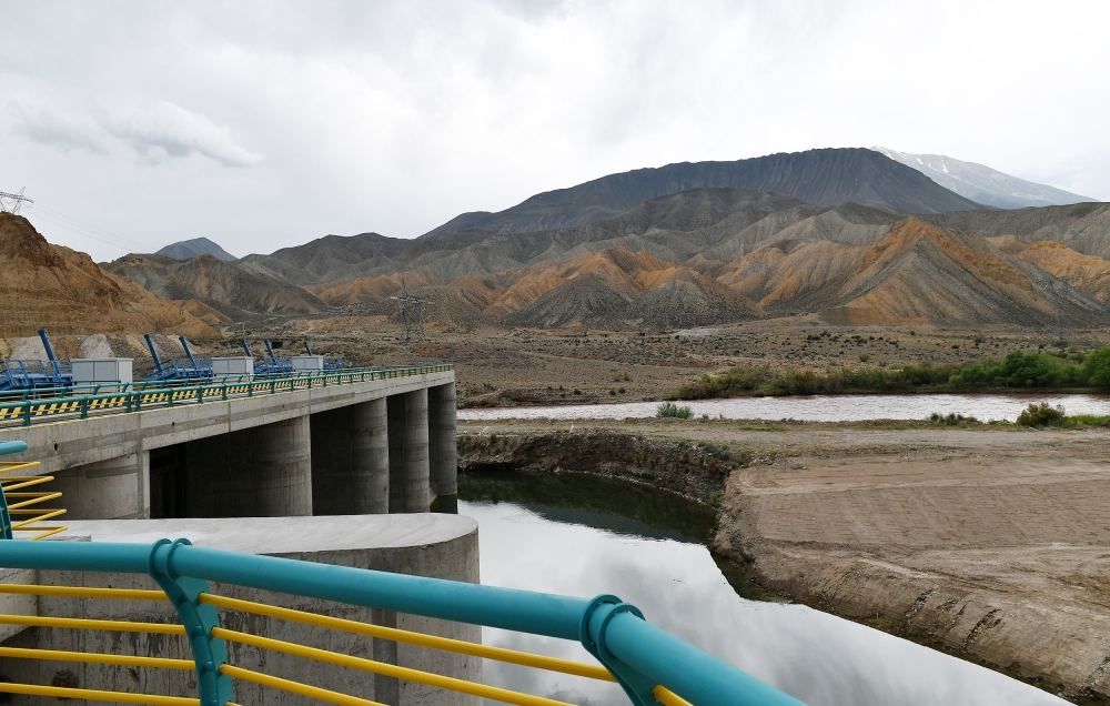 President Ilham Aliyev views construction of Ordubad Hydroelectric Power Plant (PHOTO)