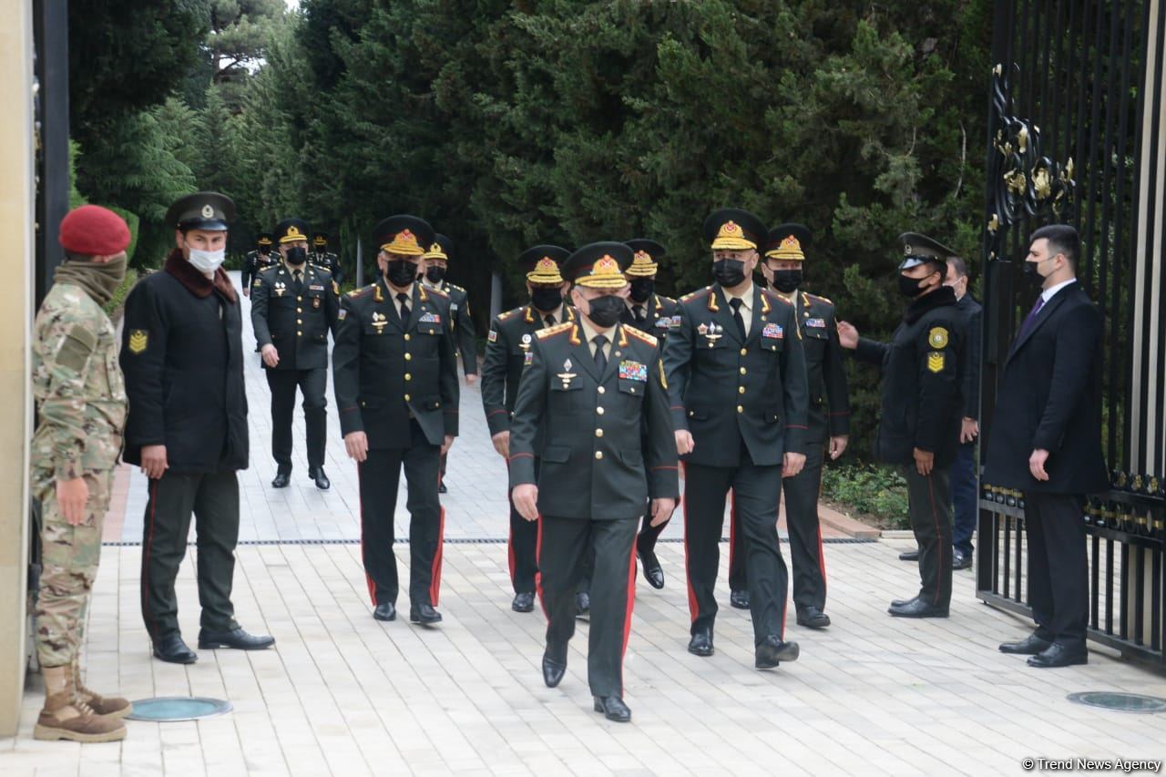Public reps of Azerbaijan paying tribute to late National Leader Heydar Aliyev (PHOTO)