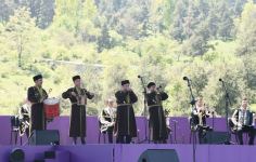 Azerbaijani president, first lady attend opening of “Kharibulbul” festival in Shusha (PHOTO)