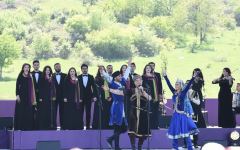 Azerbaijani president, first lady attend opening of “Kharibulbul” festival in Shusha (PHOTO)