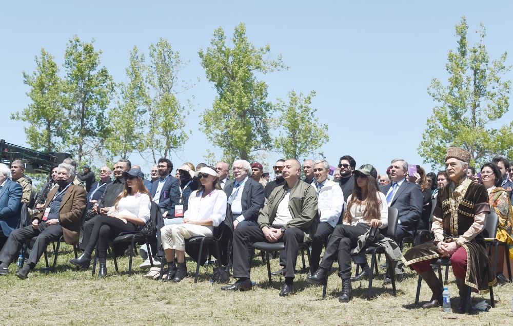Azerbaijani president, first lady attend opening of “Kharibulbul” festival in Shusha (PHOTO)