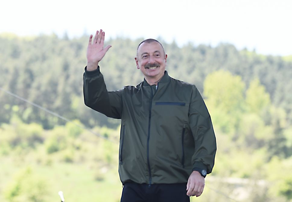 Azerbaijani president, first lady attend opening of “Kharibulbul” festival in Shusha (PHOTO)