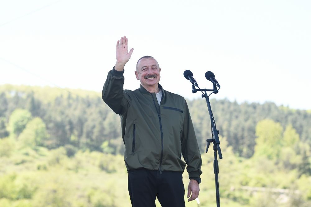 Azerbaijani president, first lady attend opening of “Kharibulbul” festival in Shusha (PHOTO)