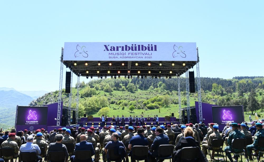 Azerbaijani president, first lady attend opening of “Kharibulbul” festival in Shusha (PHOTO)