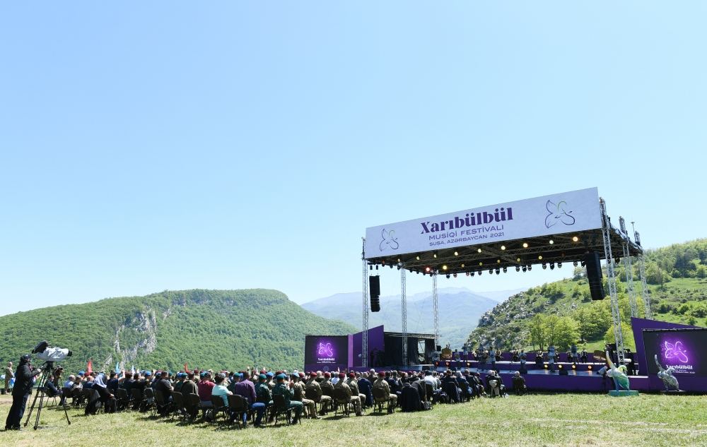 Azerbaijani president, first lady attend opening of “Kharibulbul” festival in Shusha (PHOTO)