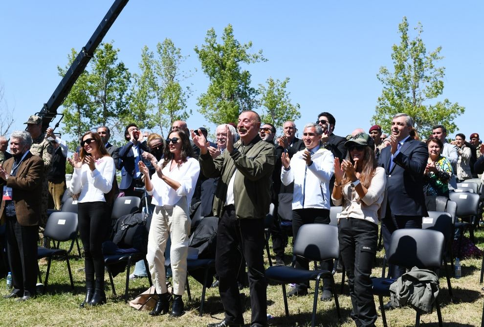 Azerbaijani president, first lady attend opening of “Kharibulbul” festival in Shusha (PHOTO)