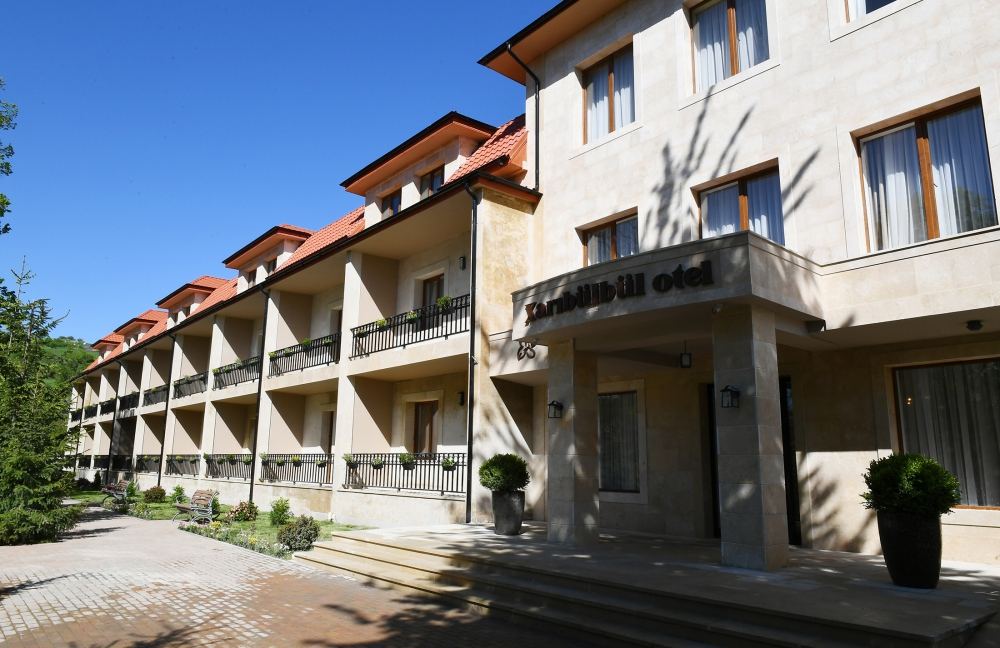 Azerbaijani president, first lady inaugurate “Khari Bulbul” hotel after renovation (PHOTO)