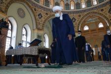 Festive prayer performed at Teze Pir mosque in Azerbaijan’s Baku (PHOTO)