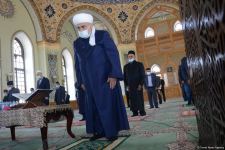 Festive prayer performed at Teze Pir mosque in Azerbaijan’s Baku (PHOTO)