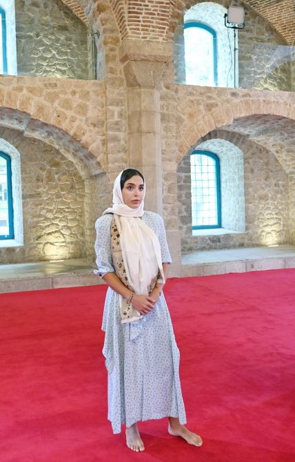 Azerbaijani president visits Yukhari Govharagha mosque in Shusha (PHOTO)