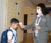 Azerbaijan partially resumes full-time lessons at schools in several cities and districts (PHOTO)