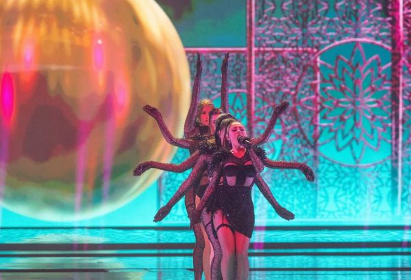 Azerbaijani contestant Samira Efendi proceeds into Eurovision final (PHOTO/VIDEO)