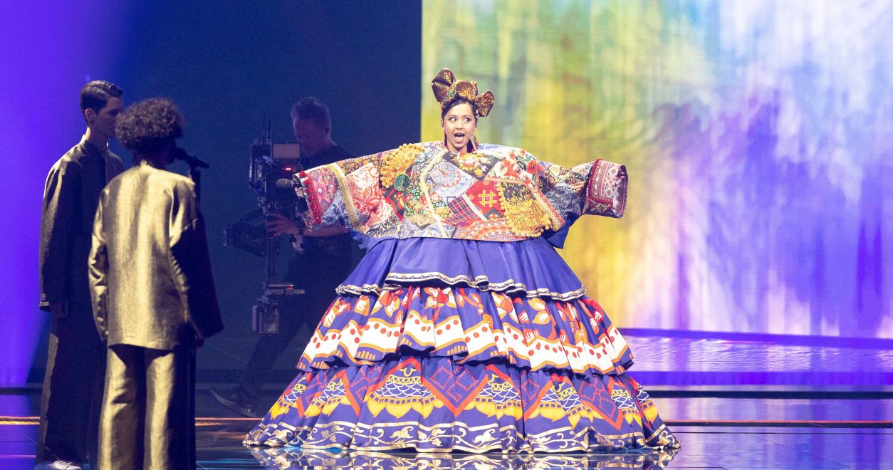 Azerbaijani contestant Samira Efendi proceeds into Eurovision final (PHOTO/VIDEO)