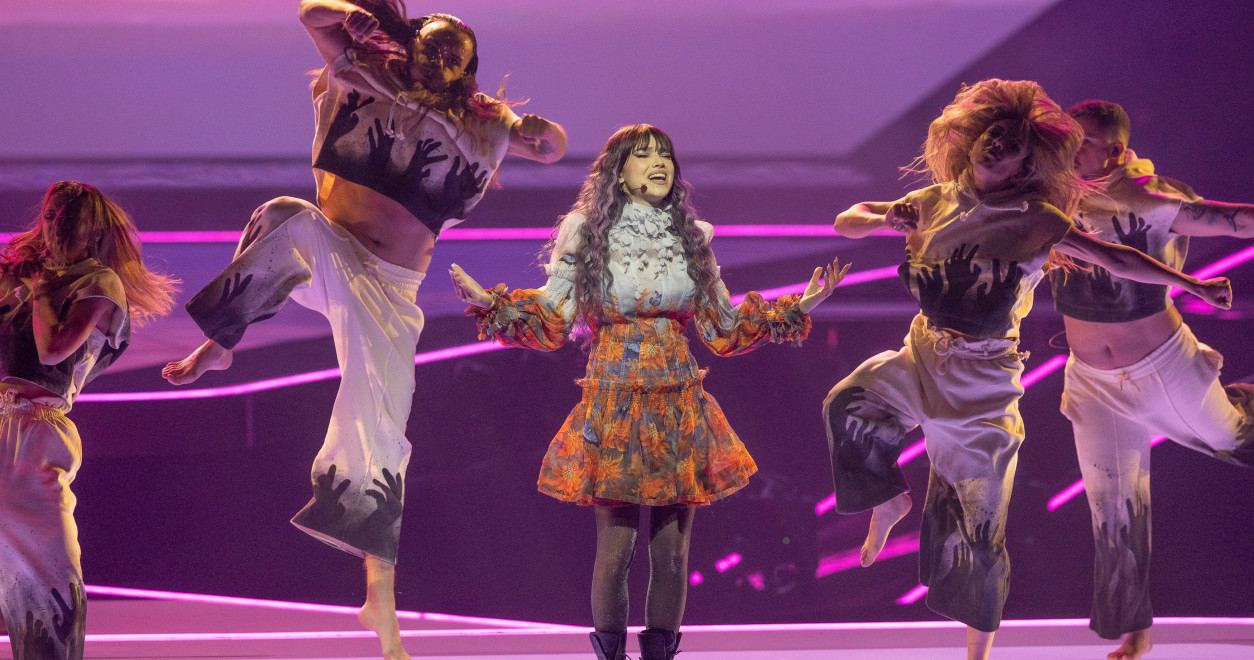Azerbaijani contestant Samira Efendi proceeds into Eurovision final (PHOTO/VIDEO)