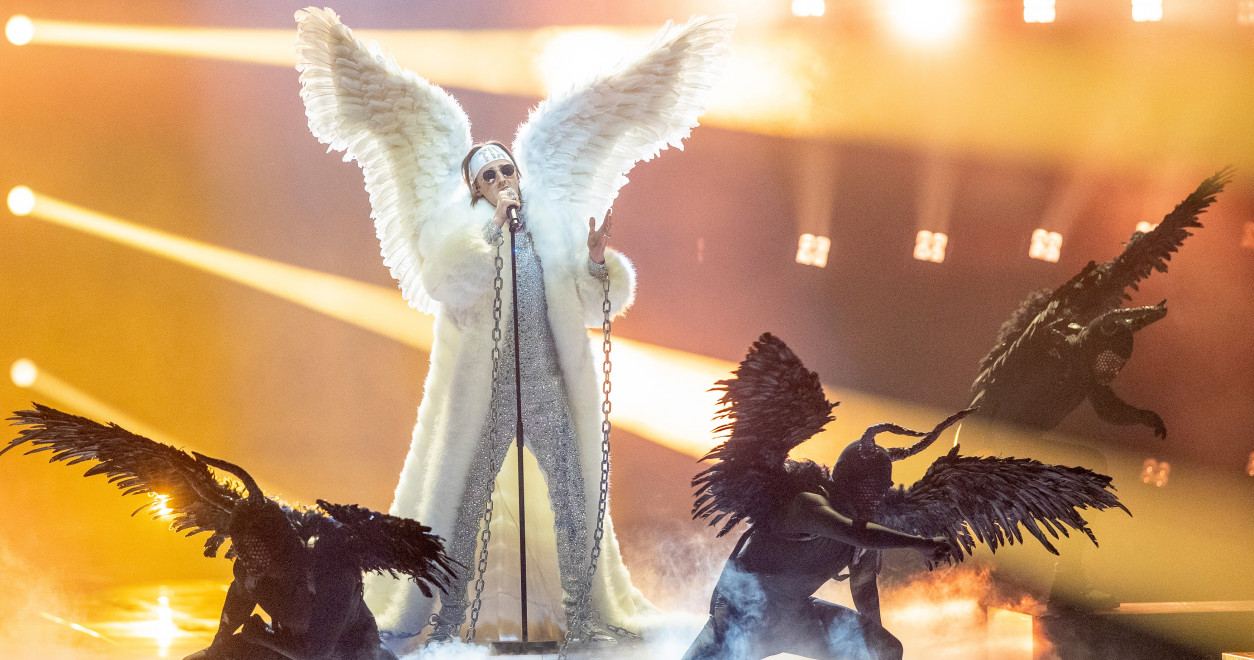 Azerbaijani contestant Samira Efendi proceeds into Eurovision final (PHOTO/VIDEO)