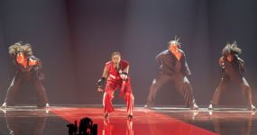 Azerbaijani contestant Samira Efendi proceeds into Eurovision final (PHOTO/VIDEO)