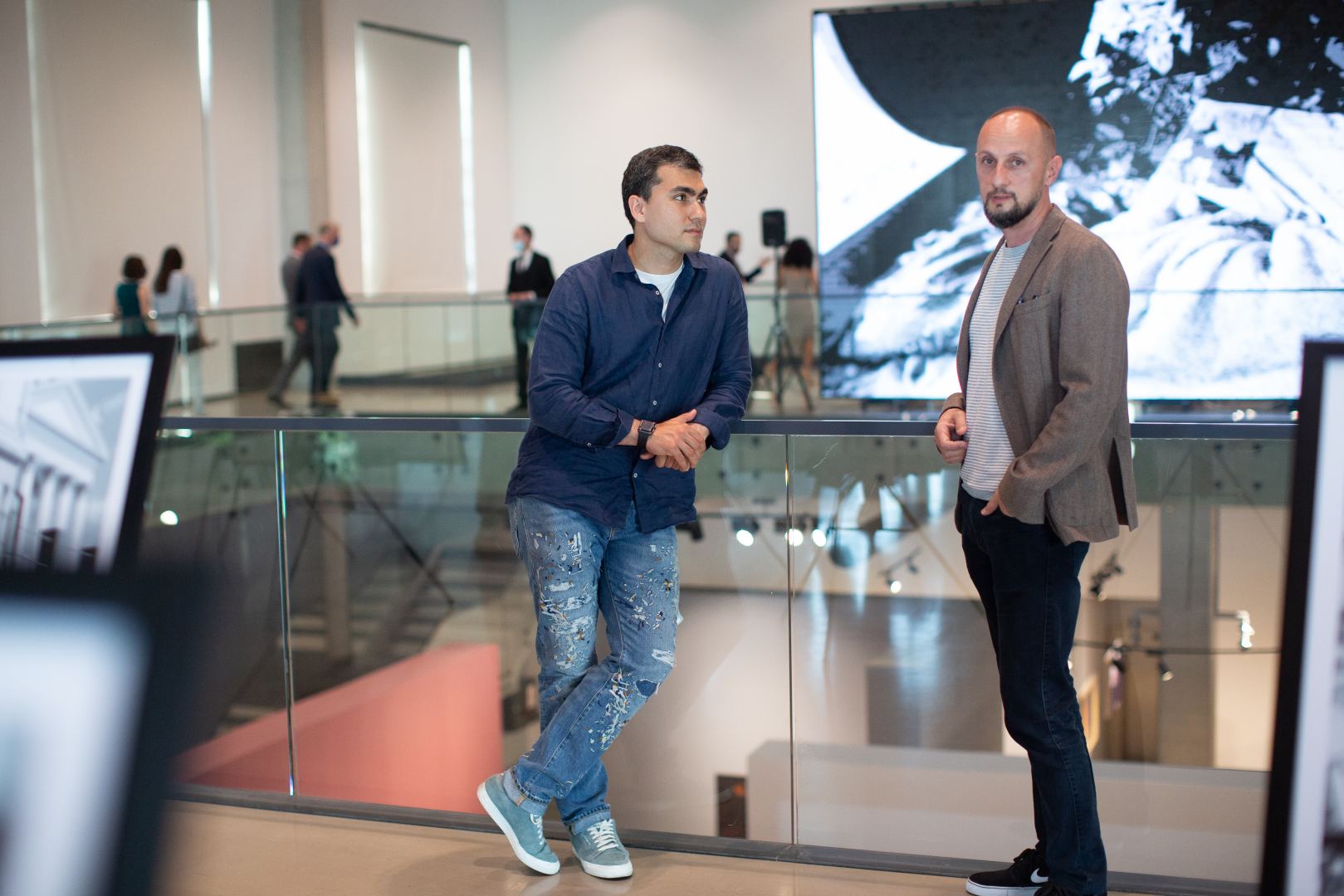 YARAT presents Homo Urbanus Europeanus photo exhibition within first int'l Baku Street Photo Festival (PHOTO)