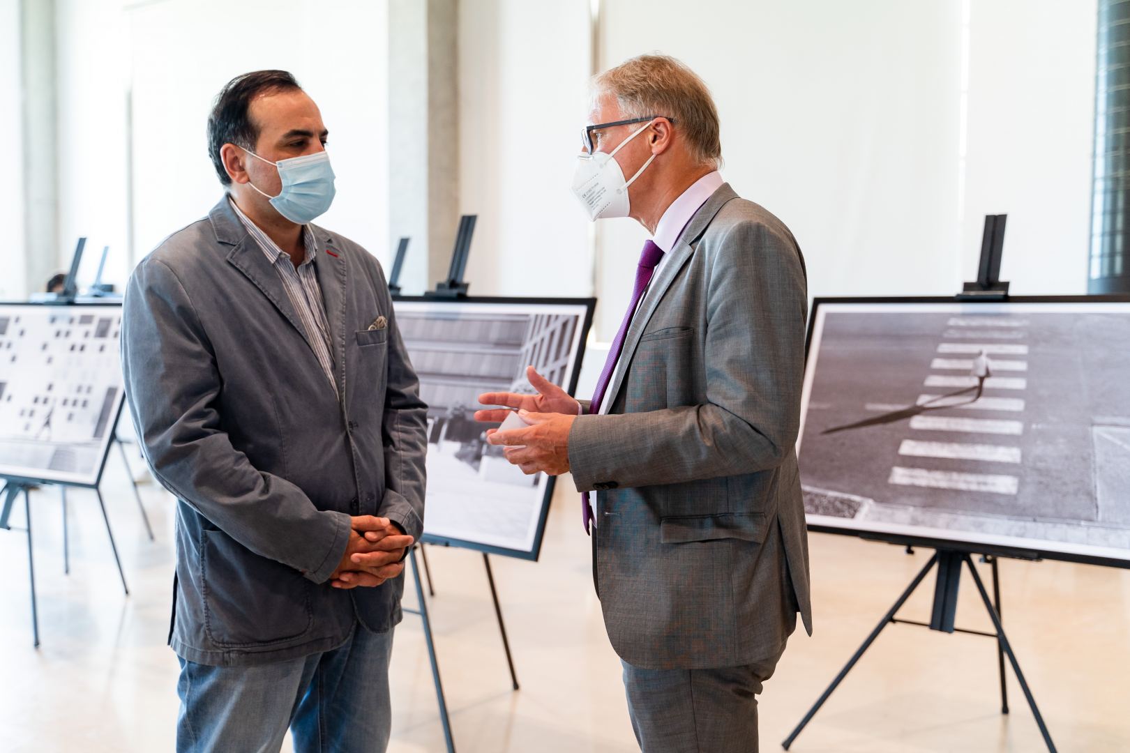 YARAT presents Homo Urbanus Europeanus photo exhibition within first int'l Baku Street Photo Festival (PHOTO)
