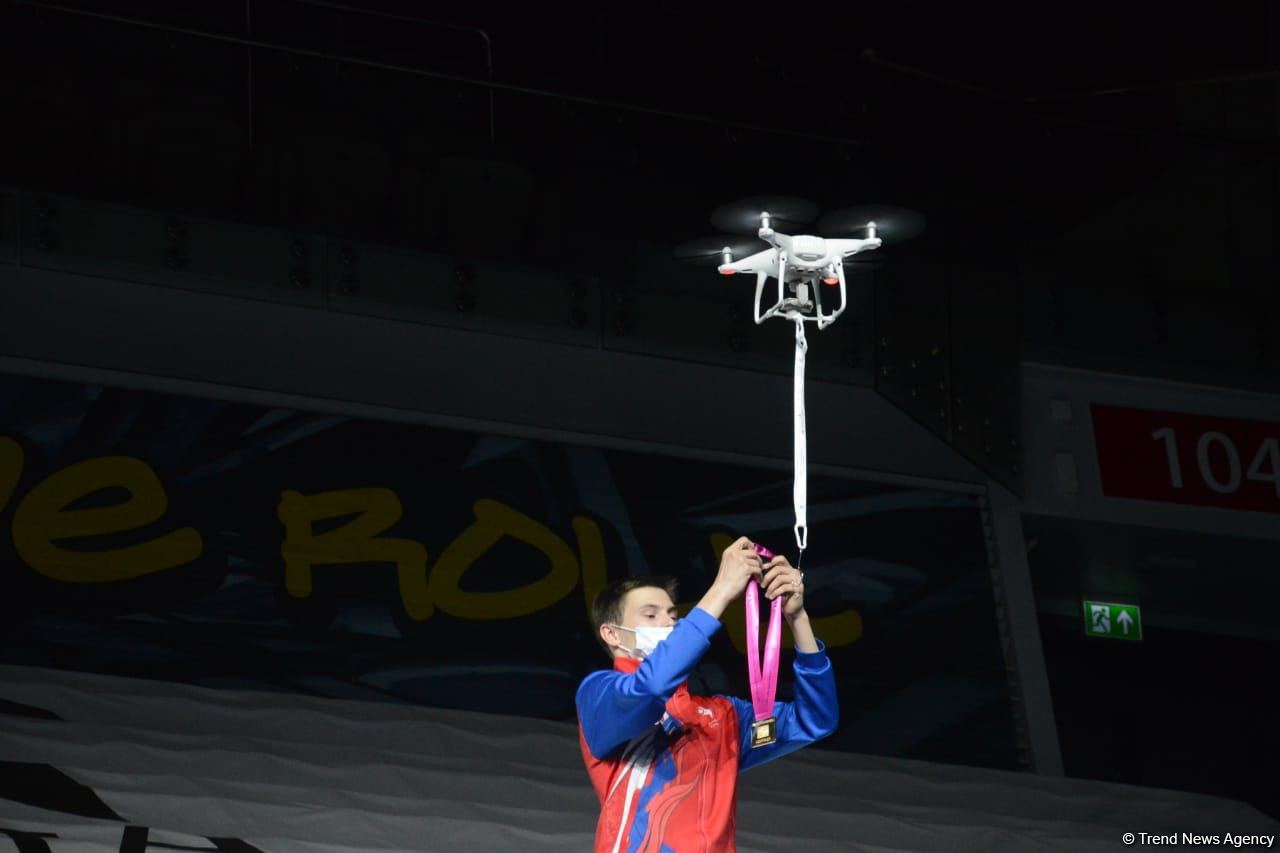 Baku awards winners of competitions in individual program for men and among mixed pairs (PHOTO)
