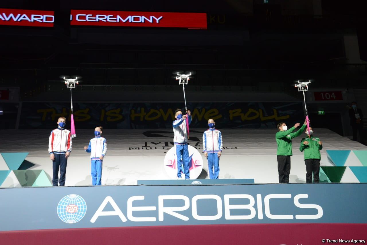Baku awards winners of competitions in individual program for men and among mixed pairs (PHOTO)
