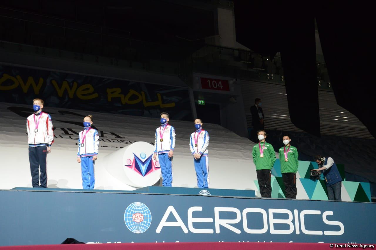 Baku awards winners of competitions in individual program for men and among mixed pairs (PHOTO)