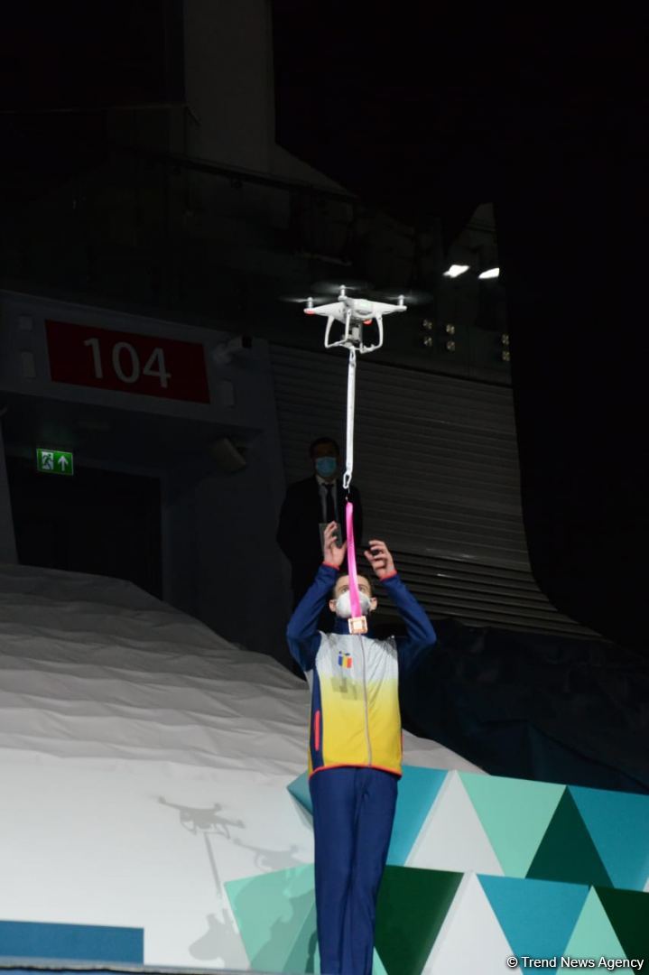 Baku awards winners of competitions in individual program for men and among mixed pairs (PHOTO)