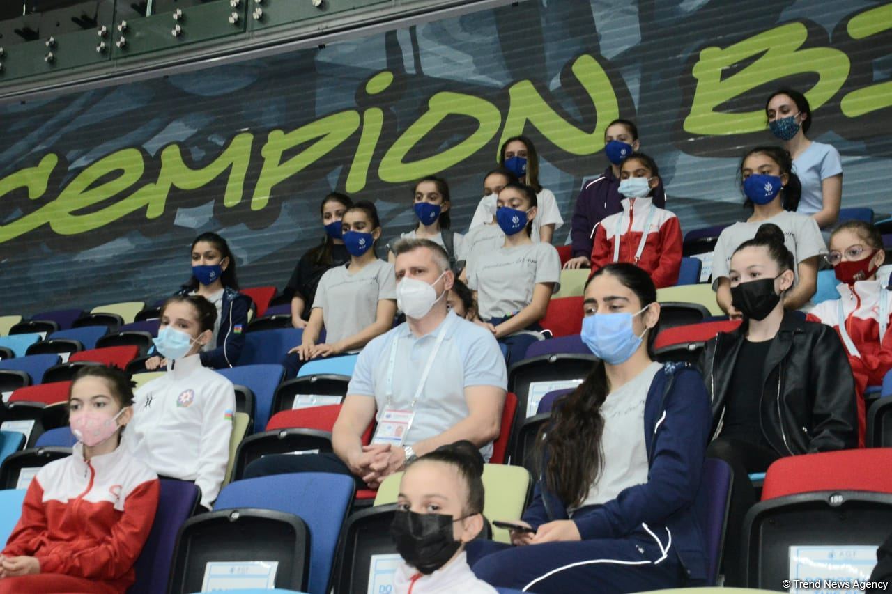 Azerbaijani gymnasts meet with multiple European and world champion in Baku (PHOTO)