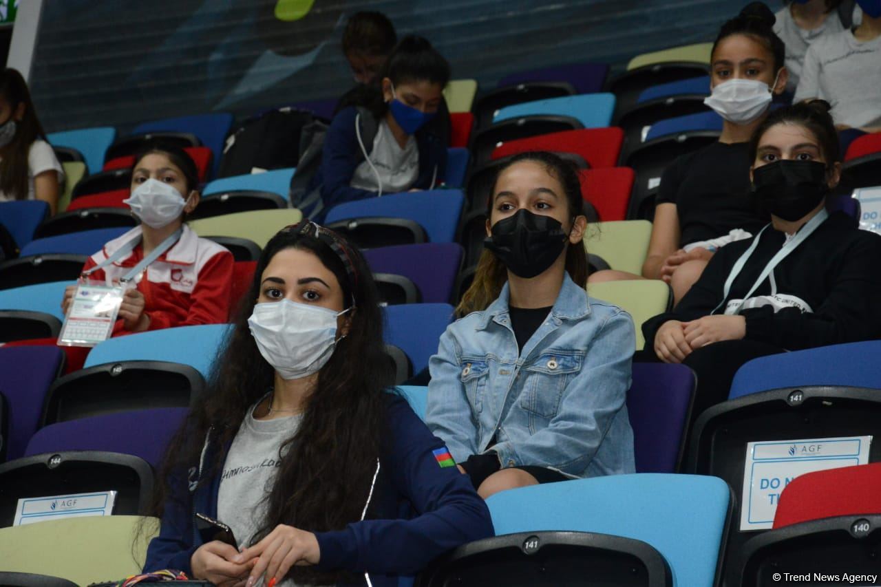 Azerbaijani gymnasts meet with multiple European and world champion in Baku (PHOTO)
