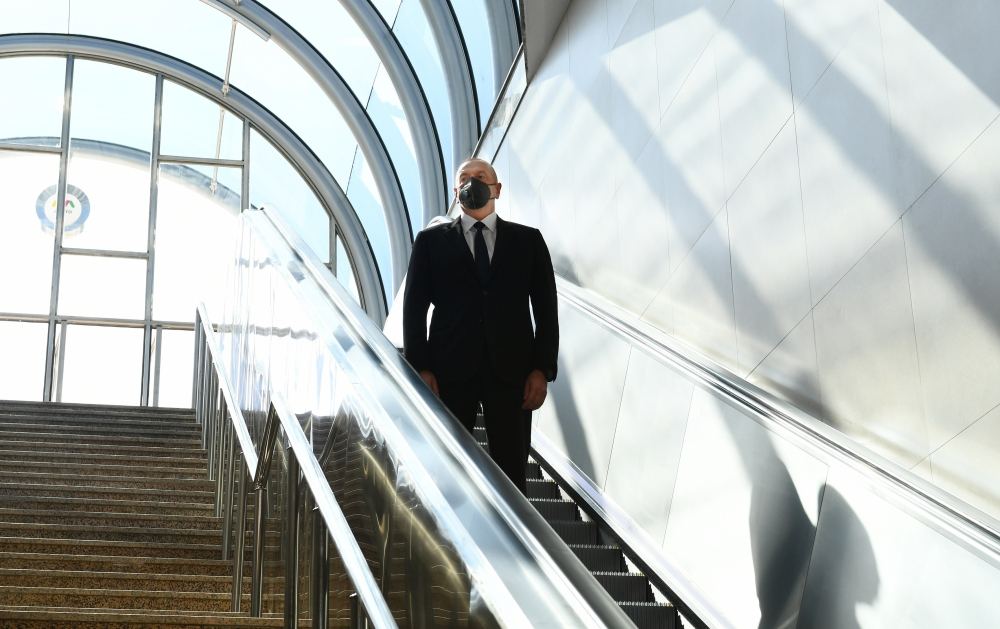 President Ilham Aliyev views conditions created at 'November 8' subway station (PHOTO)