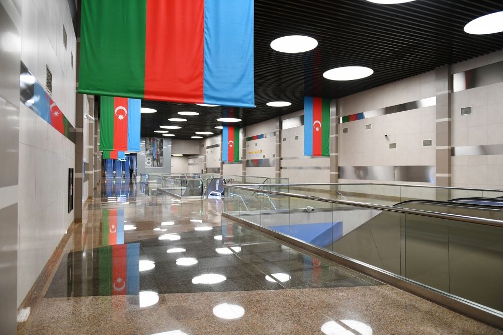 President Ilham Aliyev views conditions created at 'November 8' subway station (PHOTO)