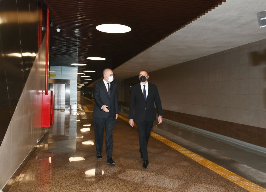 President Ilham Aliyev views conditions created at 'November 8' subway station (PHOTO)