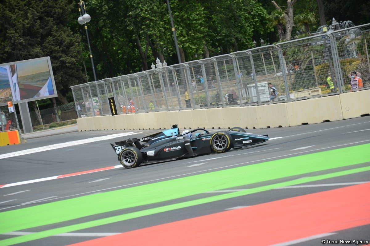 F-1 Azerbaijan Grand Prix kicks off with F-2 Practice Session in Baku (PHOTO)