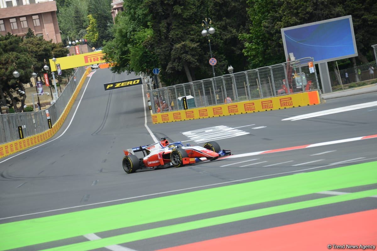 F-1 Azerbaijan Grand Prix kicks off with F-2 Practice Session in Baku (PHOTO)
