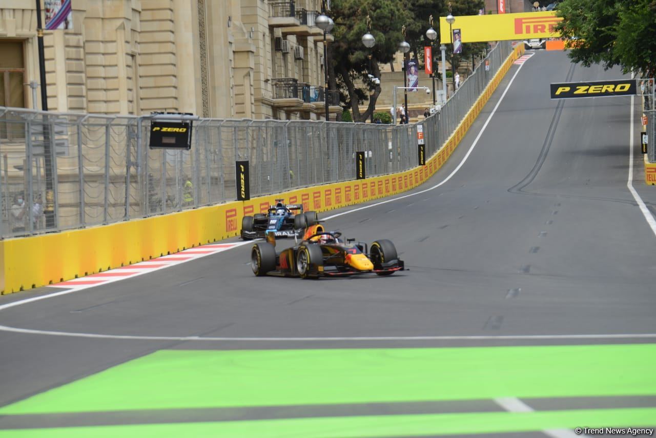 F-1 Azerbaijan Grand Prix kicks off with F-2 Practice Session in Baku (PHOTO)