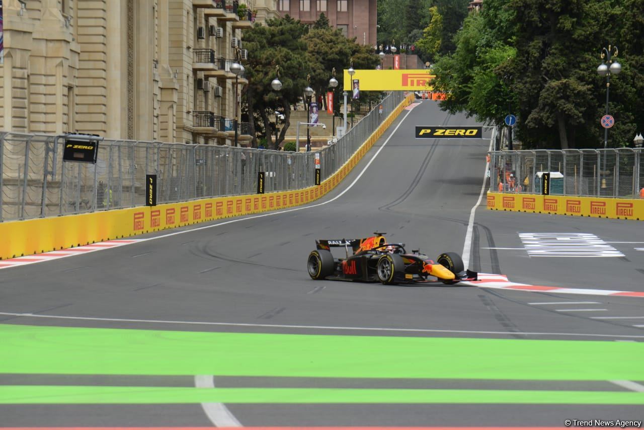 F-1 Azerbaijan Grand Prix kicks off with F-2 Practice Session in Baku (PHOTO)
