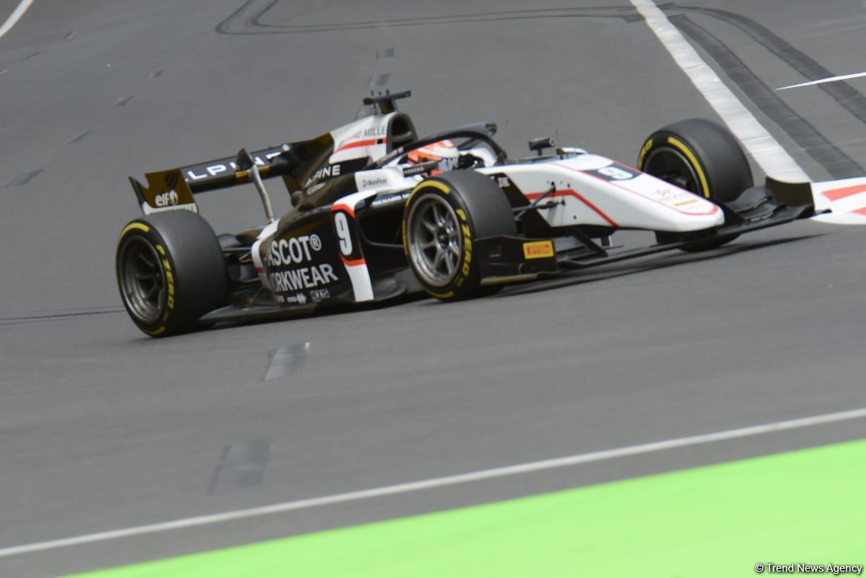 F-1 Azerbaijan Grand Prix kicks off with F-2 Practice Session in Baku (PHOTO)