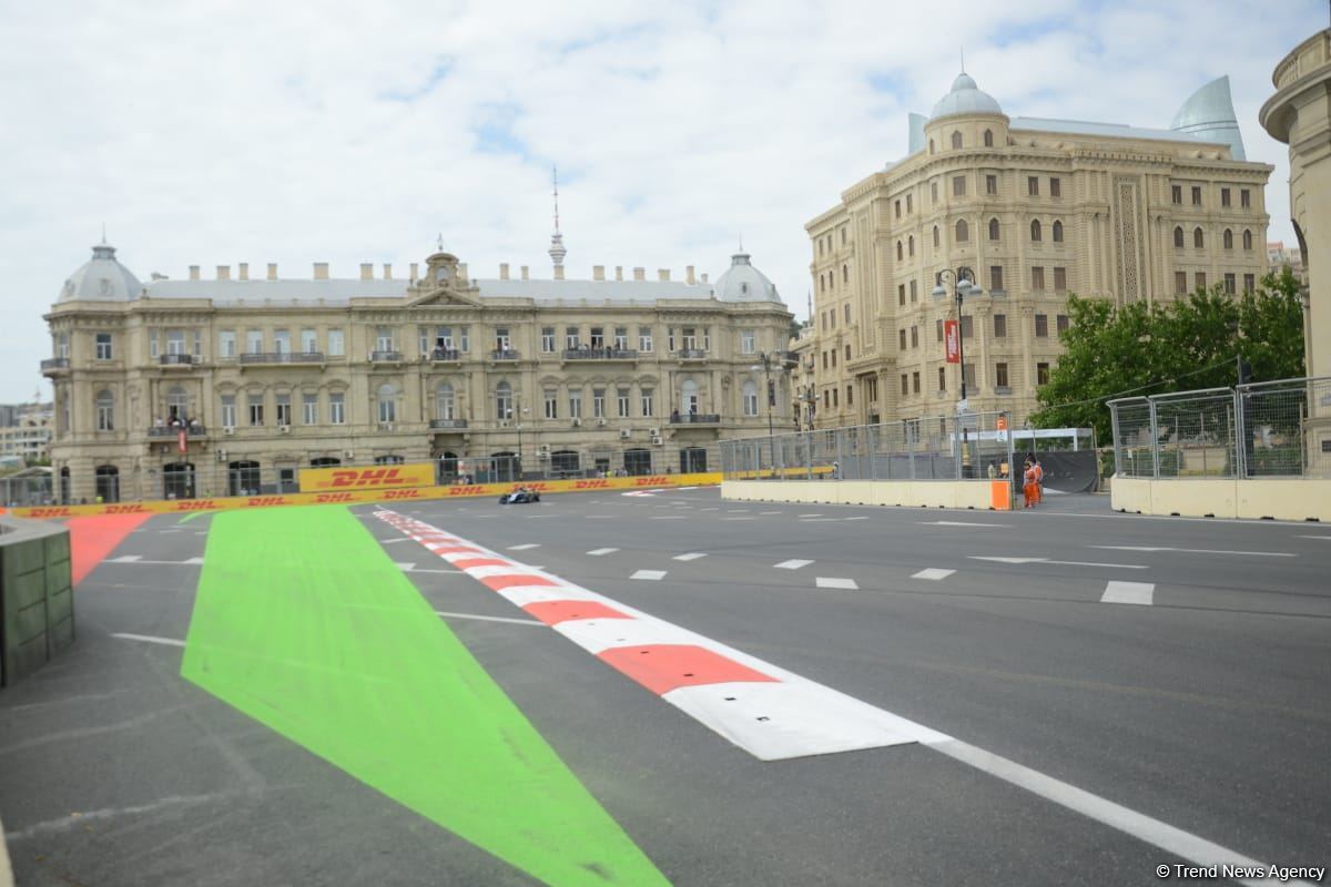 F-1 Azerbaijan Grand Prix kicks off with F-2 Practice Session in Baku (PHOTO)