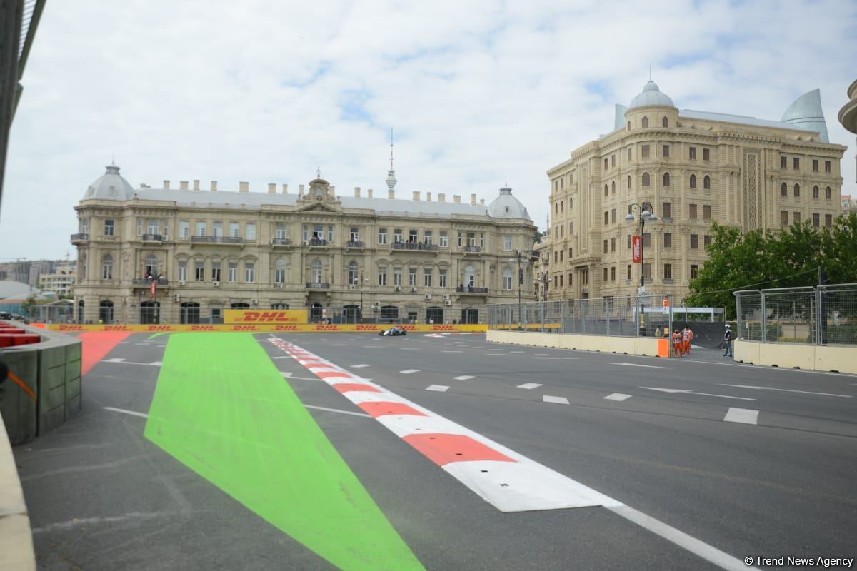 F-1 Azerbaijan Grand Prix kicks off with F-2 Practice Session in Baku (PHOTO)