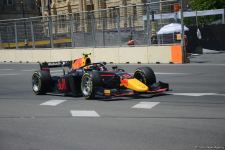 F 2 sprint kicks off in Baku within Azerbaijan Grand Prix (PHOTO)