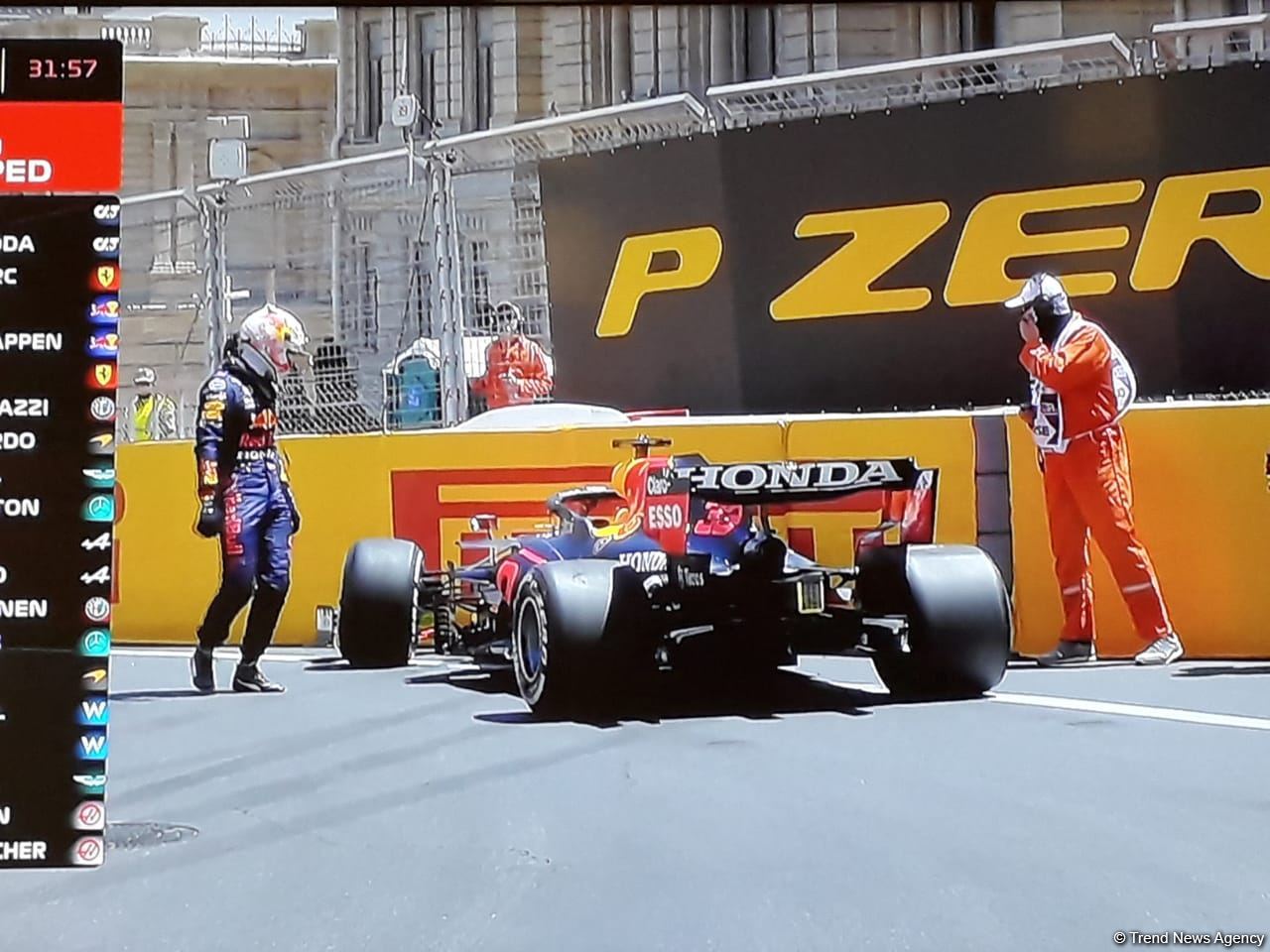Red Bull Racing pilot crashes at F1 Azerbaijan Grand Prix in Baku (PHOTO)