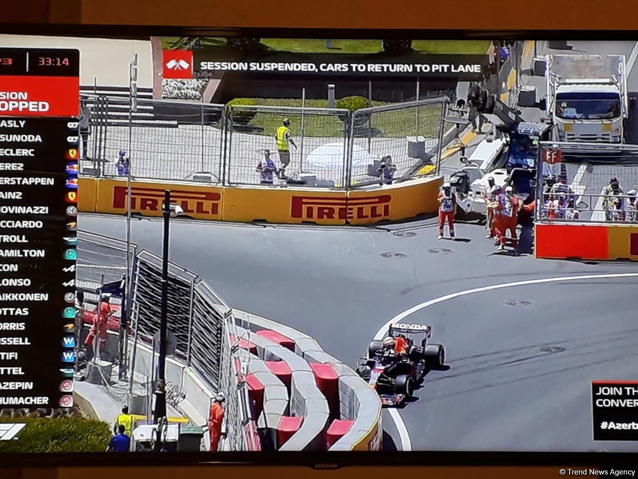 Red Bull Racing pilot crashes at F1 Azerbaijan Grand Prix in Baku (PHOTO)