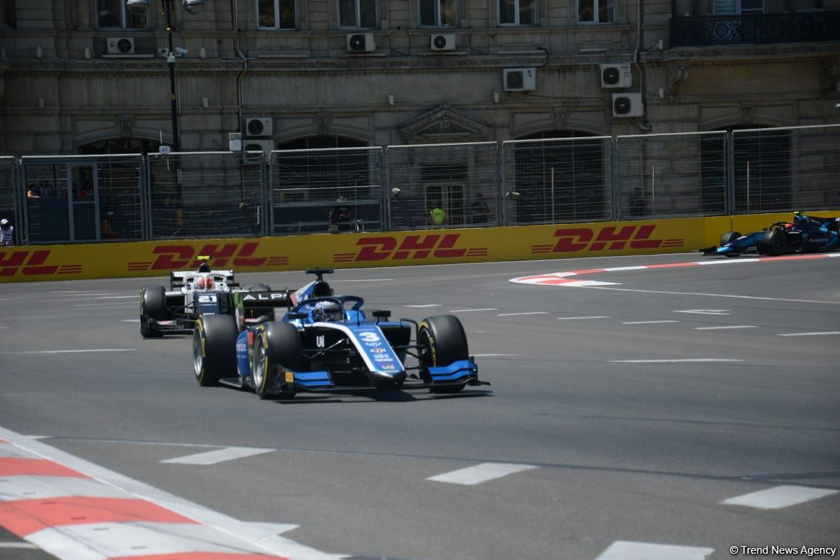 F 2 sprint kicks off in Baku within Azerbaijan Grand Prix (PHOTO)