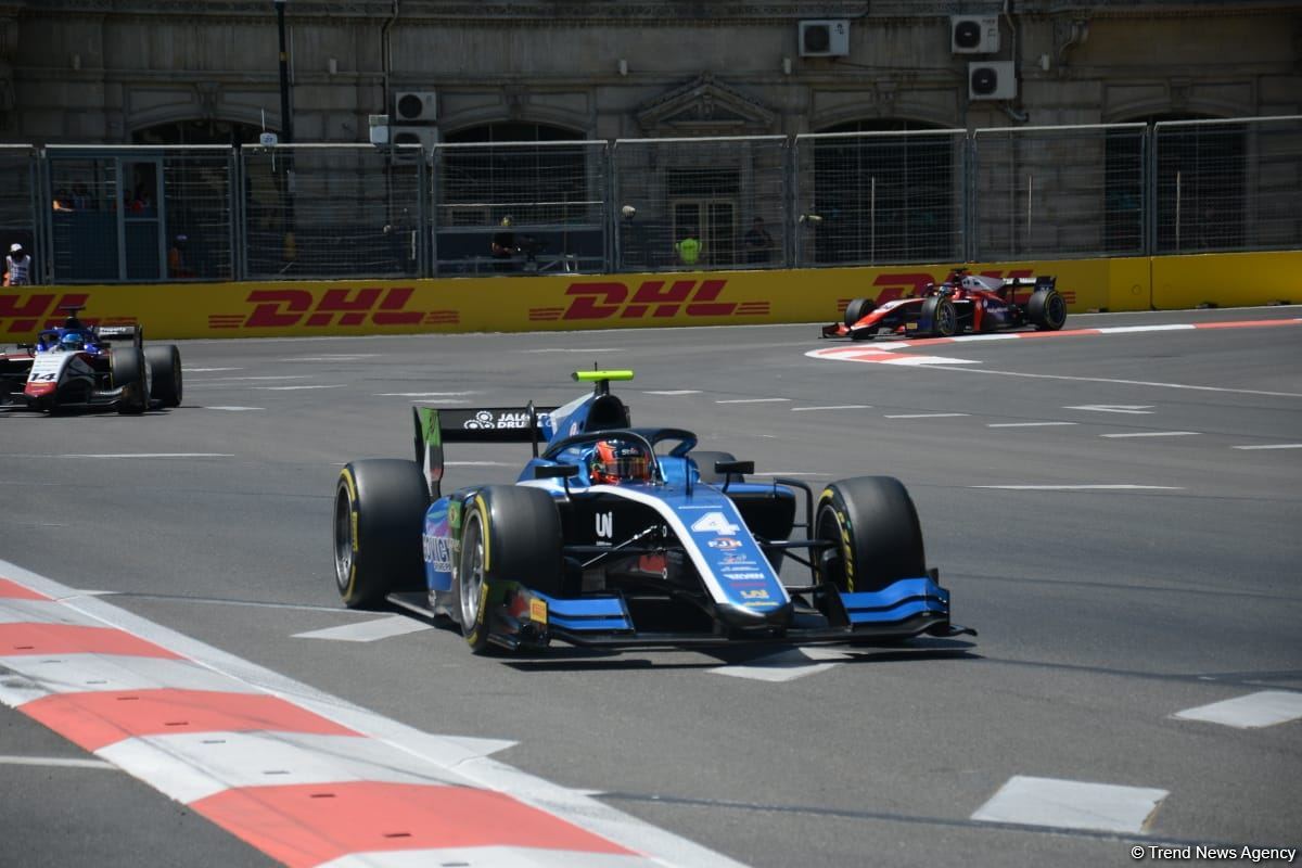 F 2 sprint kicks off in Baku within Azerbaijan Grand Prix (PHOTO)