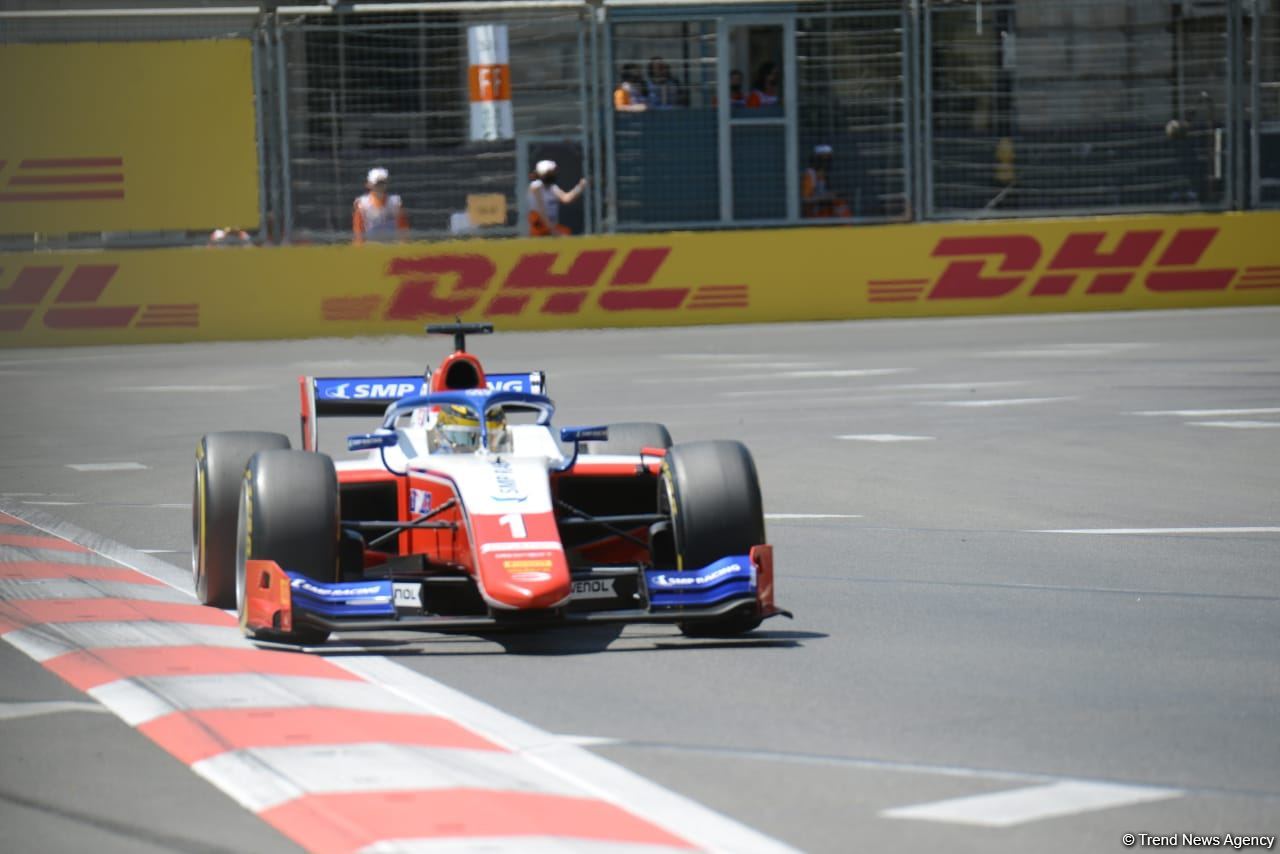 F 2 sprint kicks off in Baku within Azerbaijan Grand Prix (PHOTO)