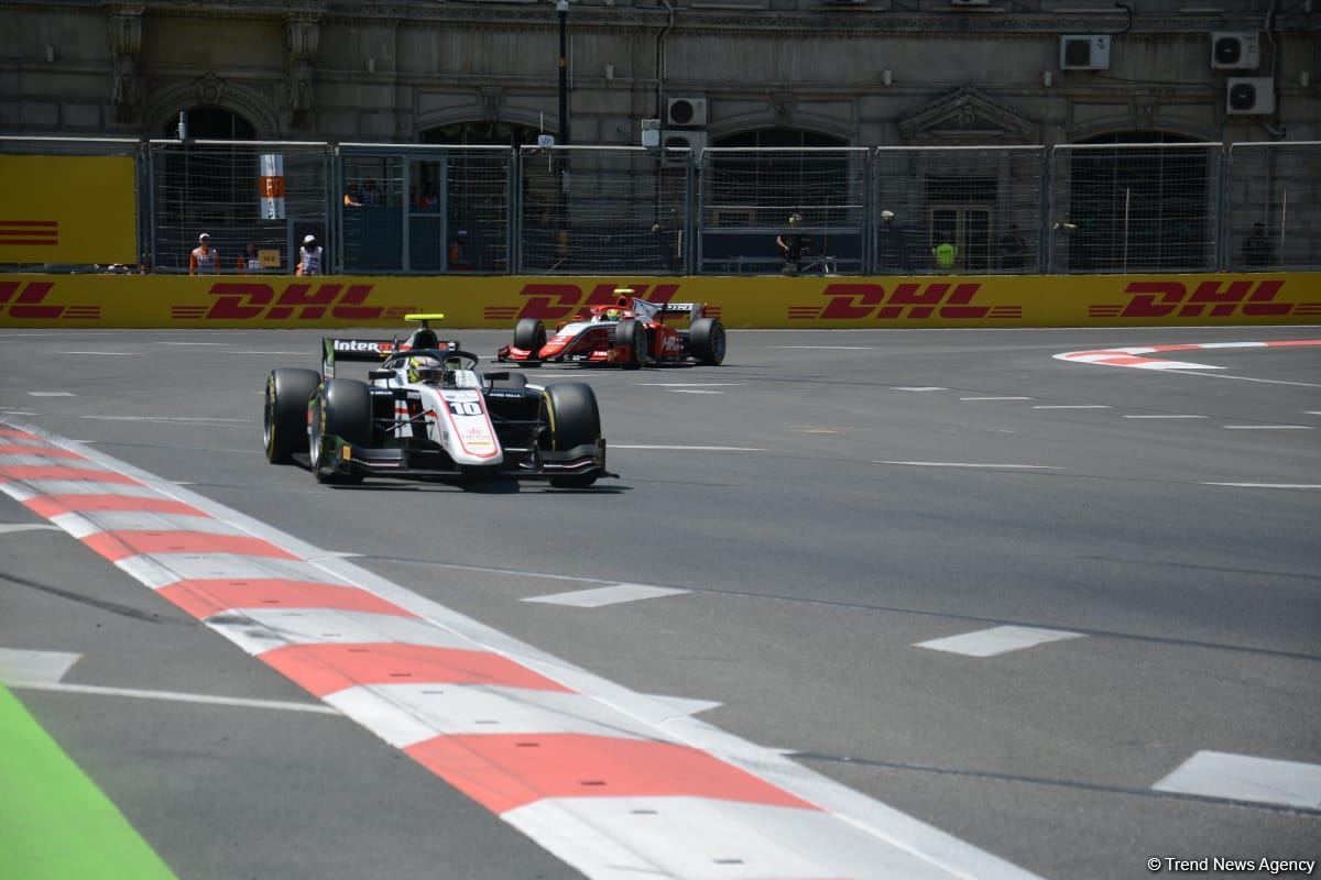 F 2 sprint kicks off in Baku within Azerbaijan Grand Prix (PHOTO)