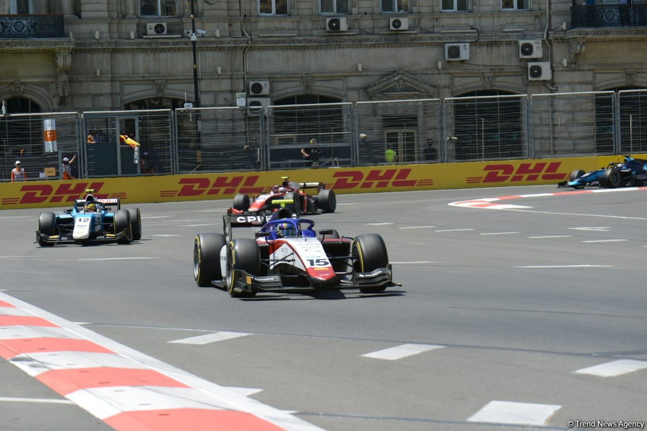 F 2 sprint kicks off in Baku within Azerbaijan Grand Prix (PHOTO)