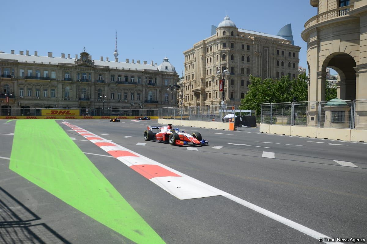 F 2 sprint kicks off in Baku within Azerbaijan Grand Prix (PHOTO)