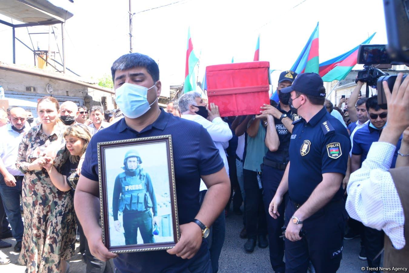 Baku hosts funeral ceremony for Azerbaijani martyr journalist (PHOTO)