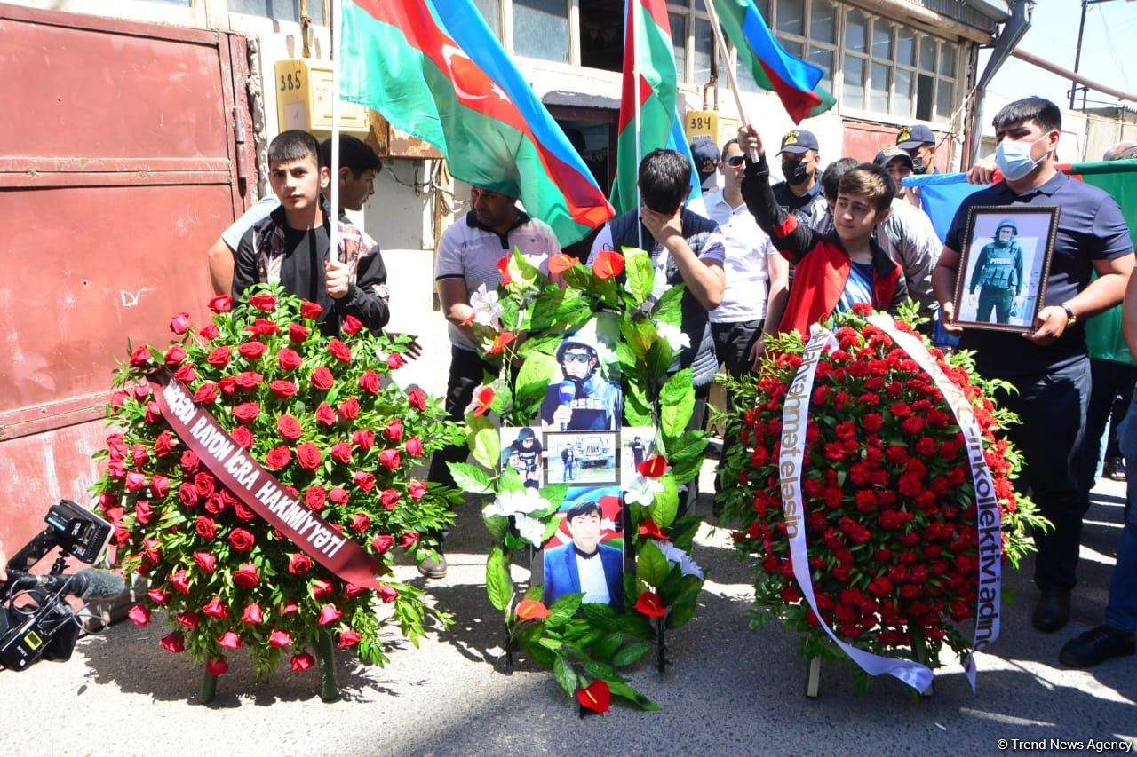 Baku hosts funeral ceremony for Azerbaijani martyr journalist (PHOTO)